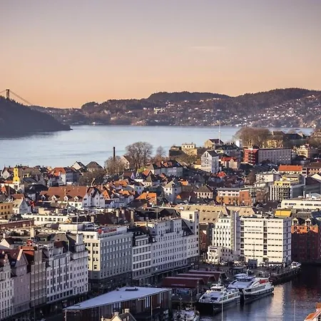 Bergens Nr1 Smau I Enkel Innsjekk I Sjøutsikt *